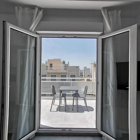 Ikarus Athens