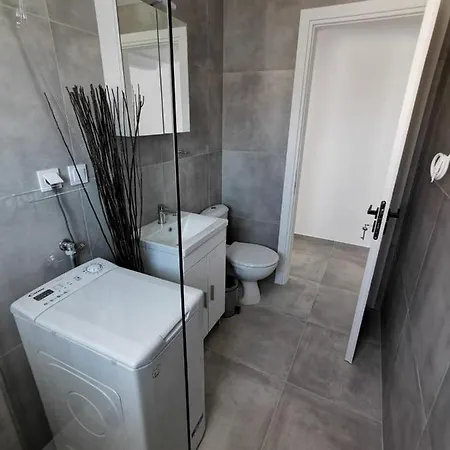 Ikarus Apartment *